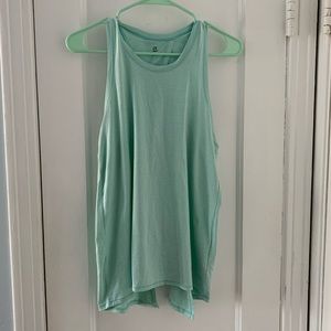 GapFit Breathe Tie-Back Tank Top